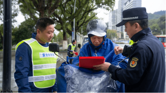 桐君街道交通新闻更新